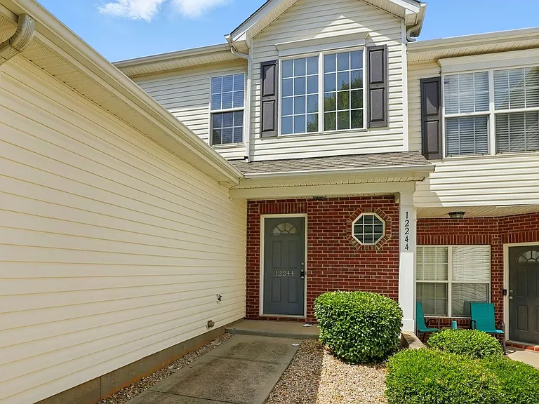 12244 Stratfield Place Cir — Photo 2