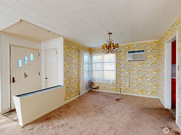 3rd image of 237 Emerson Avenue