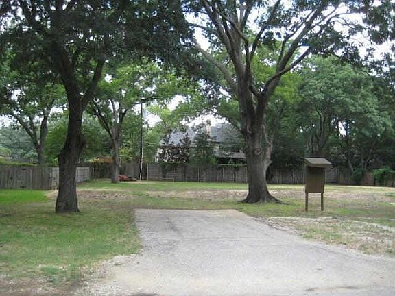 3rd image of 4529 Glenleigh Dr
