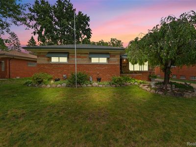 26714 Dover Ct, Warren, MI, 48089