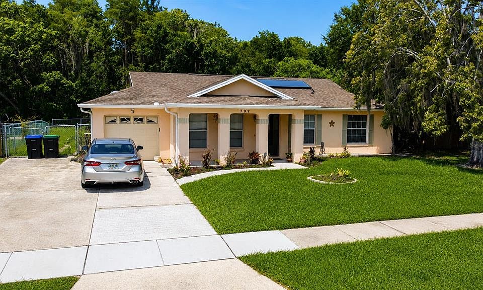 1st image of 707 IOWA WOODS CIRCLE E