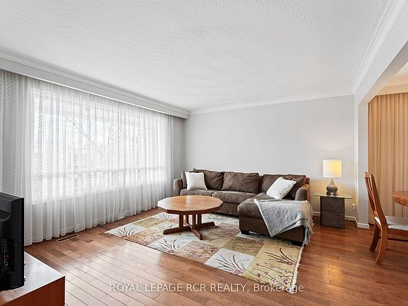 3rd image of 10 Wareside Rd