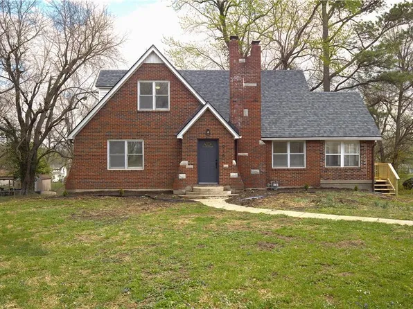 915 S Trail Ridge Dr, Independence, MO 64050