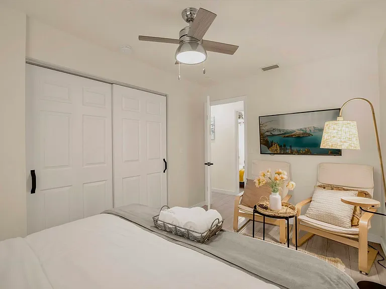 Mary Sue St — Photo 15
