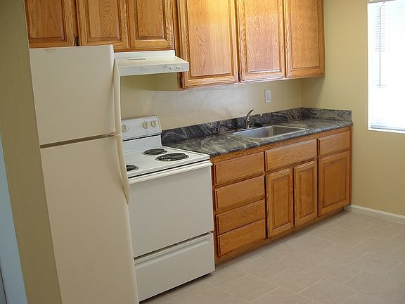 5th image of 6724 Macarthur Blvd APT 3