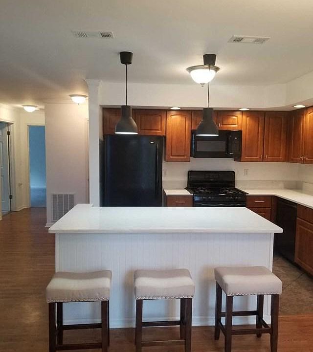 1st image of 173 Surrey Ct #173