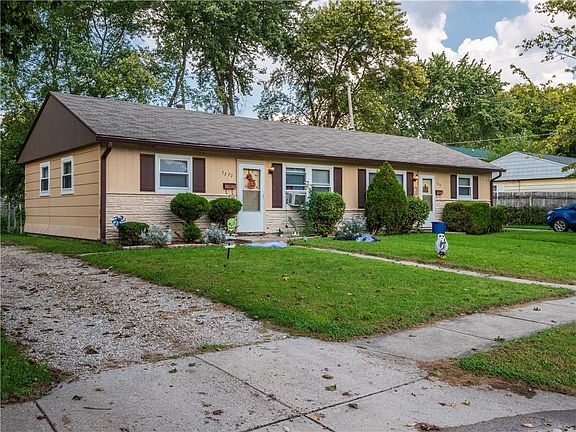 4th image of 7370-7376 Parkside Dr