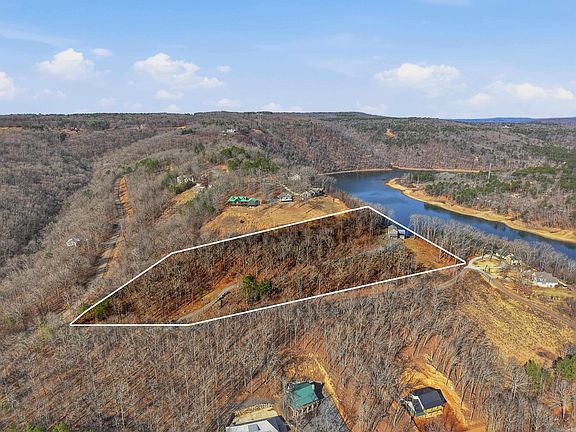 5th image of 650 Lower Ridge Cir