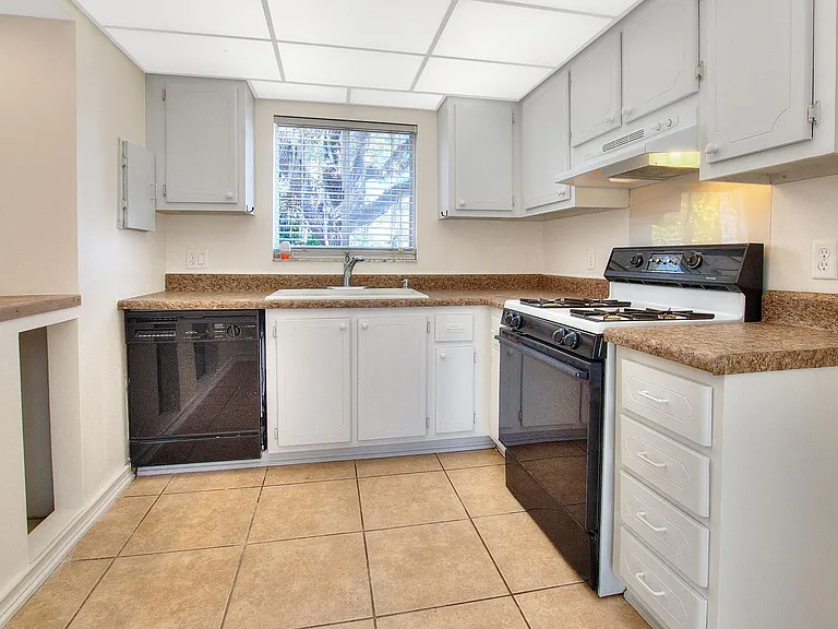 220 N Idlewood Ave #101 — Photo 6