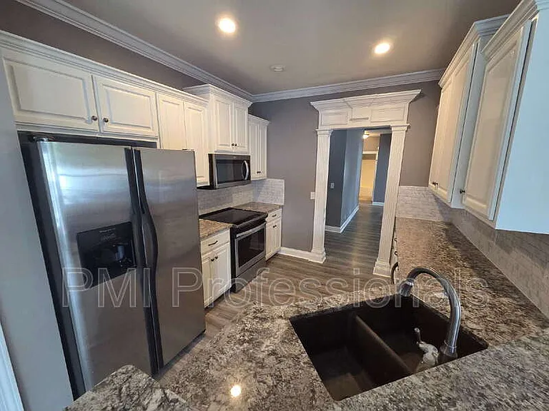 3606 Geneva Dr — Photo 4