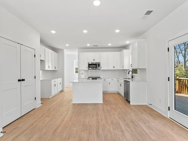 141 Rose Hannah Dr — Photo 7