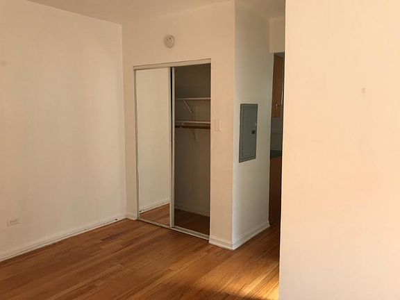 3rd image of 3259 W Wrightwood Ave APT 3h