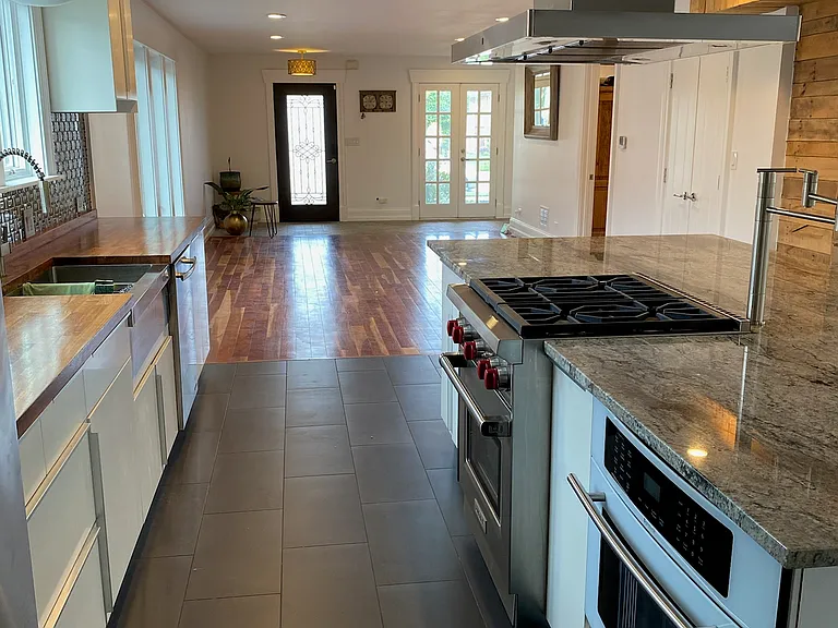 7807 Nagle Ave — Photo 11