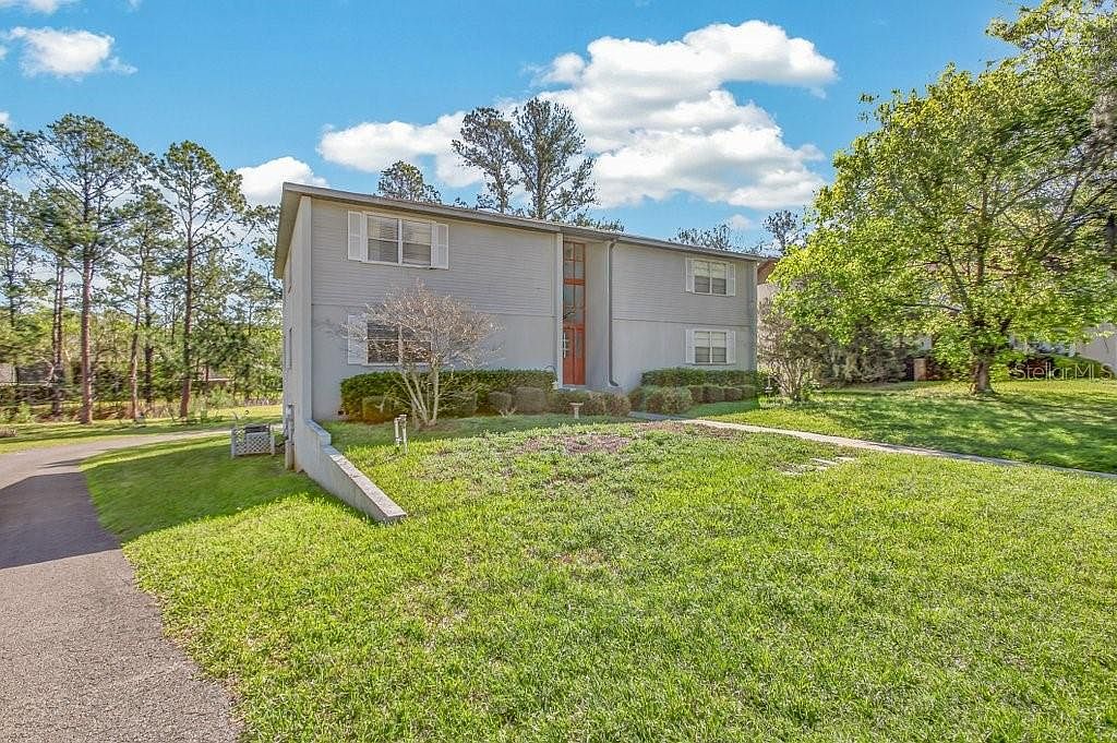 2715 NW 104th Ct APT 4