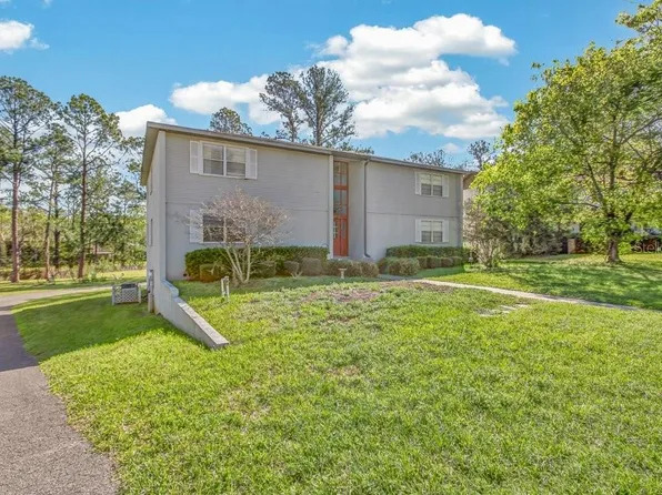 2715 NW 104th Ct APT 4, Gainesville, FL 32606