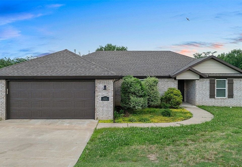 1st image of 517 Eagle Dr