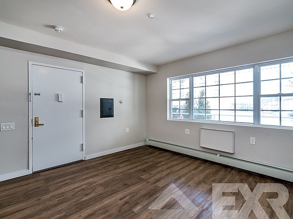 4th image of 305 Beach 65th St #1