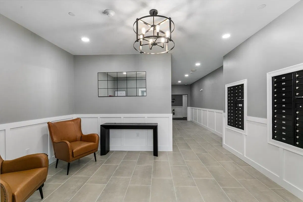 2 bed, 1073 sqft, $2,850 — Photo 3