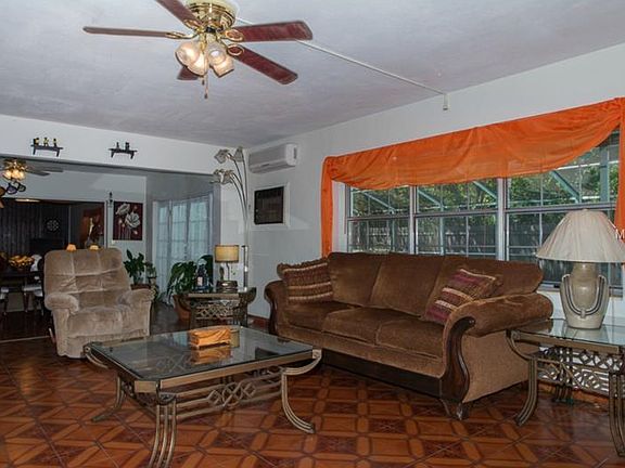 4th image of 4754 Alcazar Way S