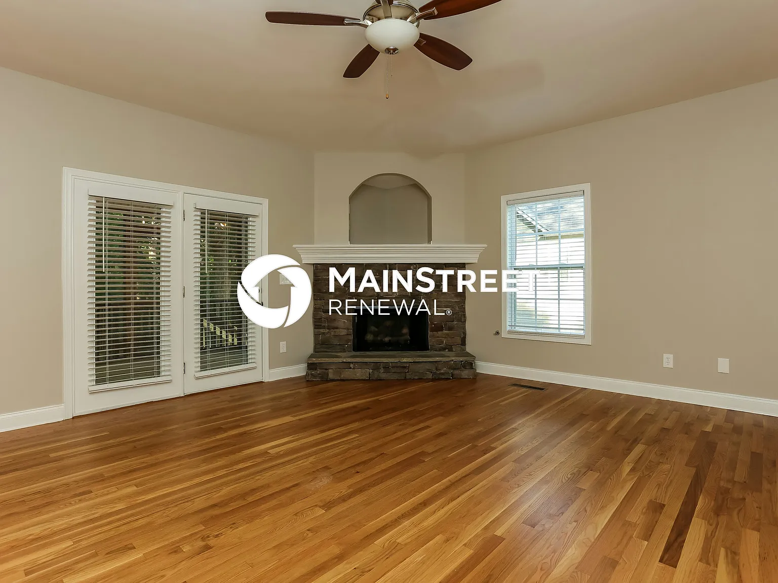 90 Stiles Dr — Photo 2