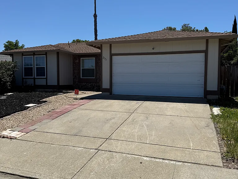 2171 El Seco Way — Photo 1