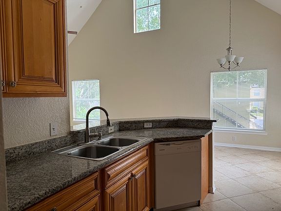 5th image of 5971 Westgate Dr APT 1224