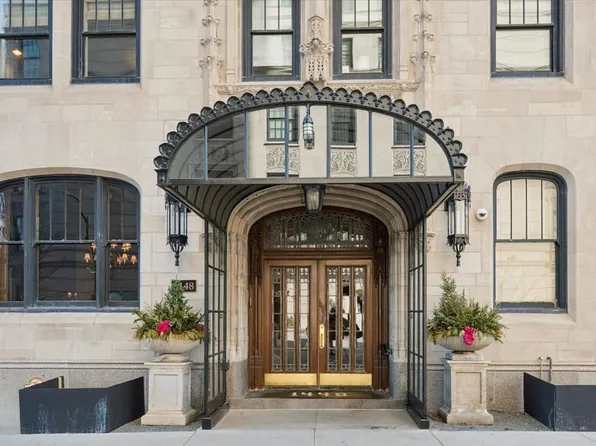 1448 N Lake Shore Dr APT 3C, Chicago, IL 60610