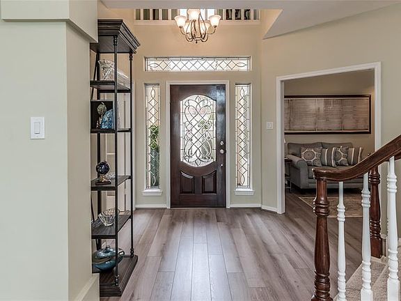 5th image of 1627 Corniche St