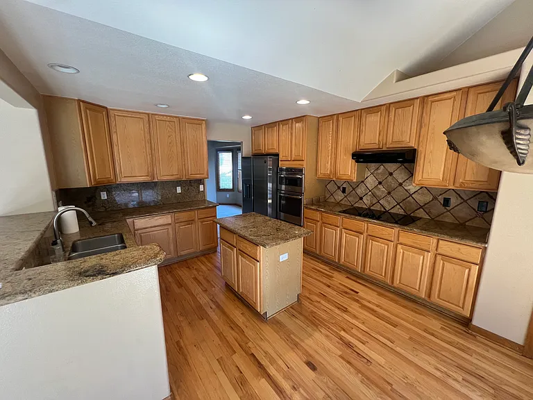 10118 Stephen Pl — Photo 6