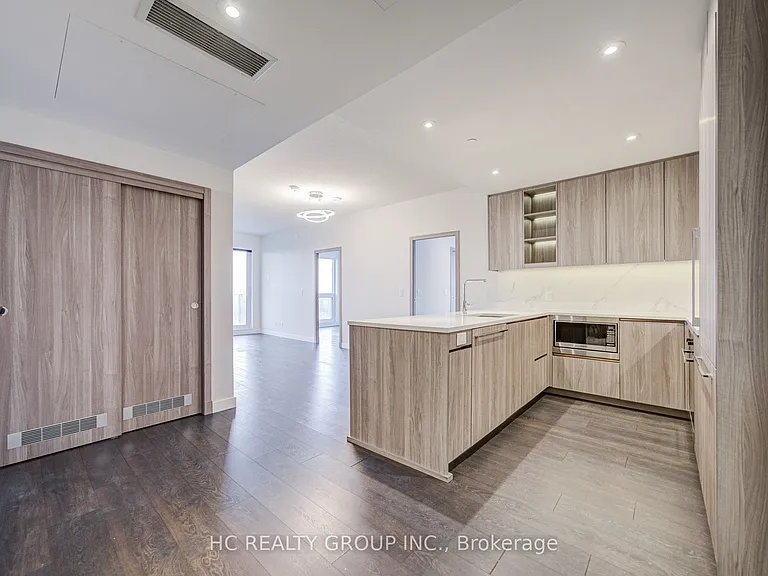 25 McMahon Dr #1703 — Photo 4