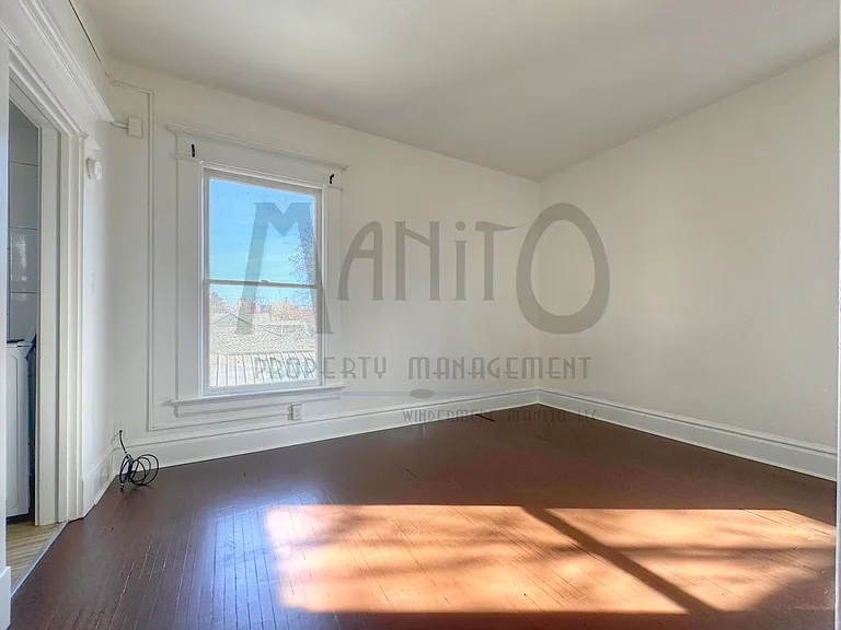 1721 W Riverside Ave — Photo 6