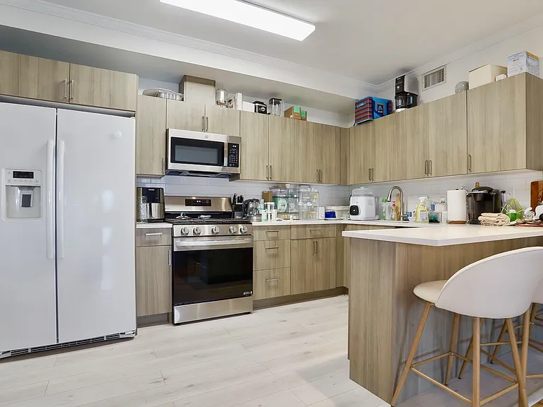 205-207 Madison St #2B — Photo 11
