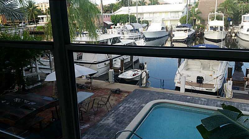 2nd image of 15 Isle Of Venice Dr APT 14