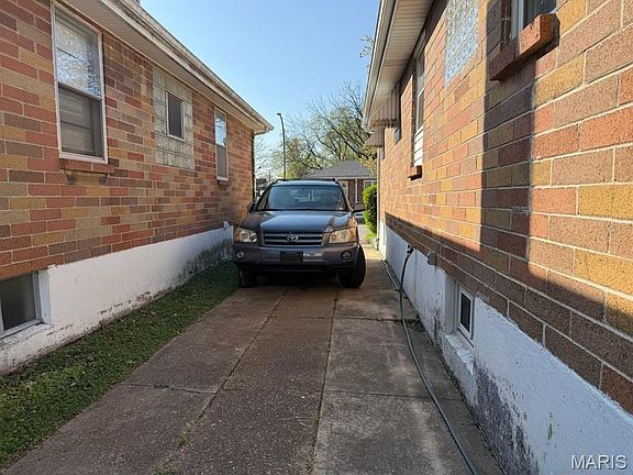 2nd image of 5608 Leona St