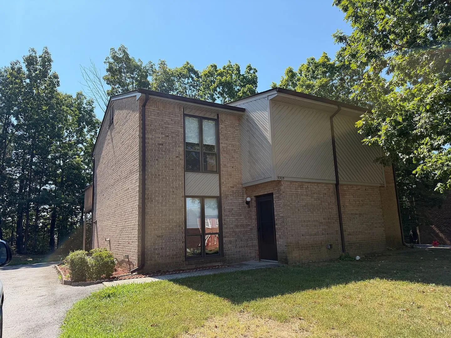 Roanoke County Townhouse — Photo 1