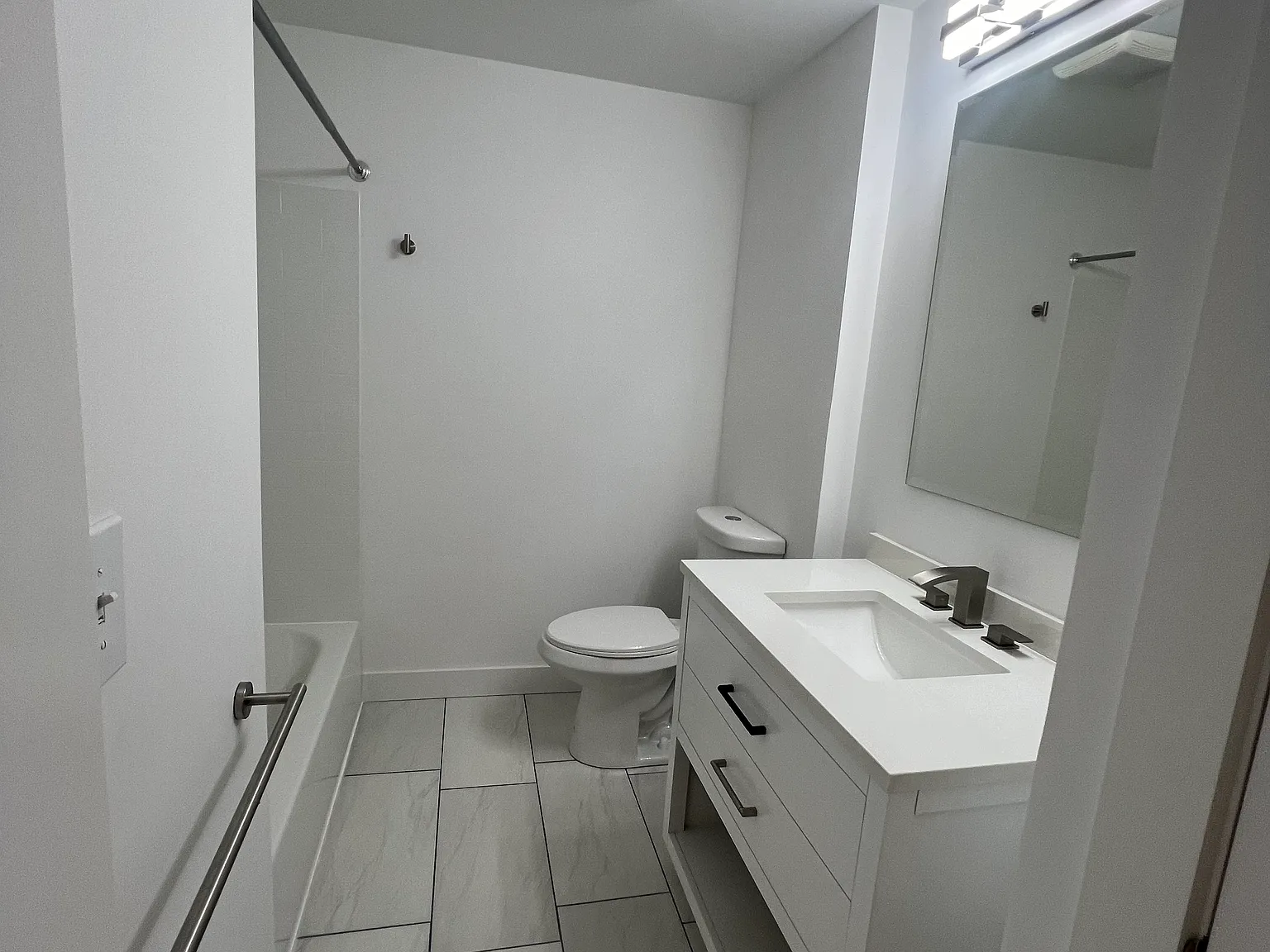 3 bed, 1481 sqft, $2,600 — Photo 4