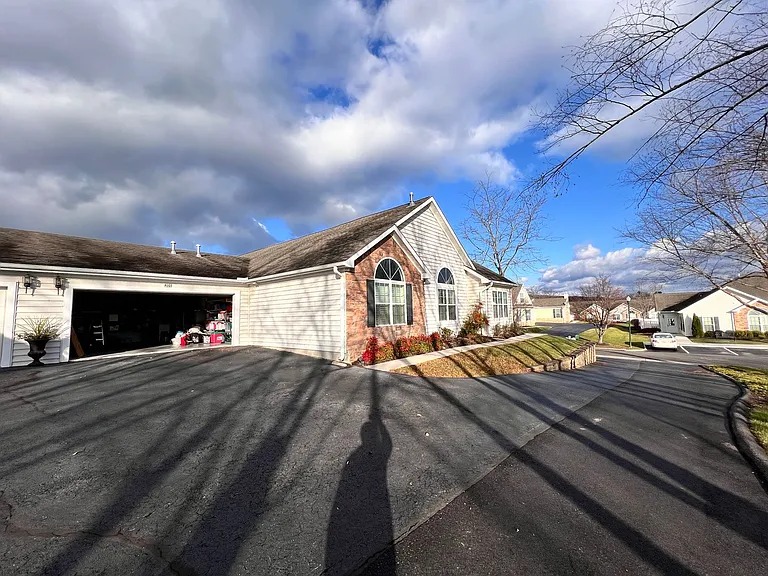 201 Patriot Way — Photo 2