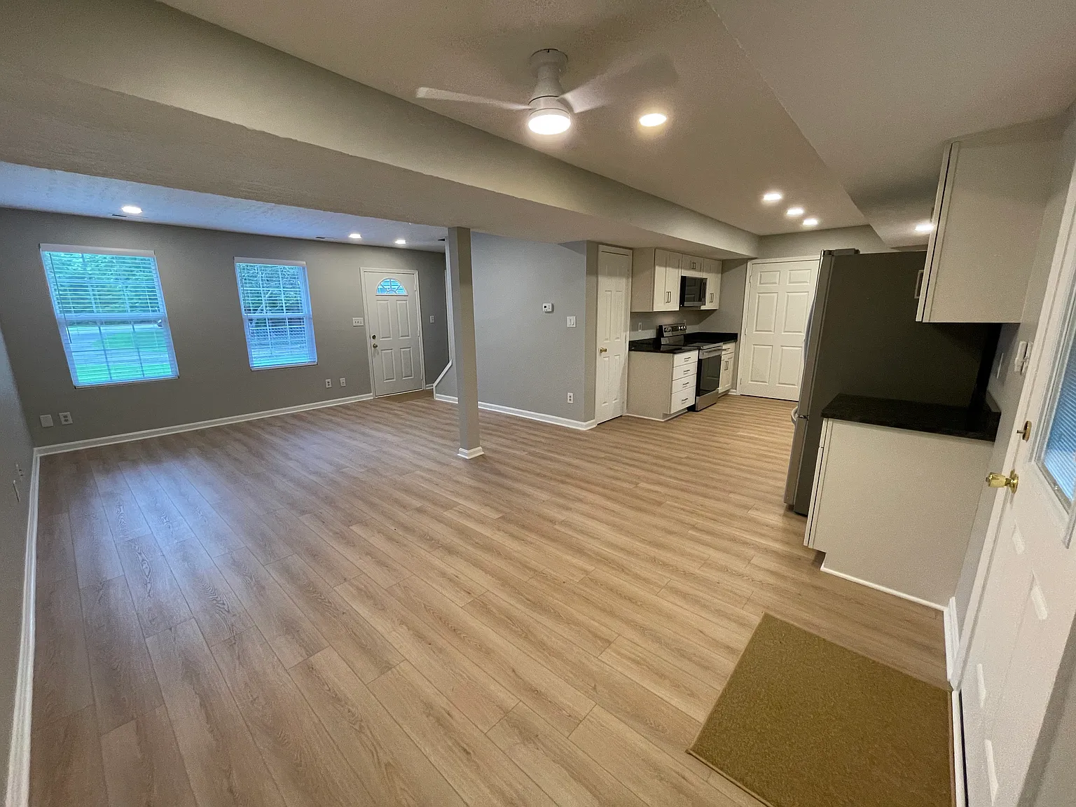 4 bed, 2.5 bath, 1500 sqft, $2,500 — Photo 3