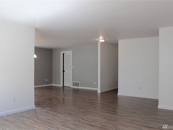 4th image of 2504 Olympic Blvd