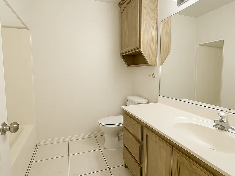 2410 W Hackberry Ave #2 — Photo 3