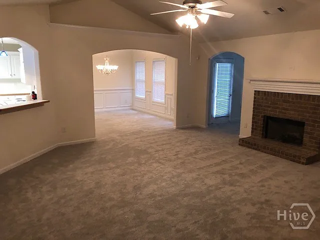 225 Lexington Cir — Photo 29