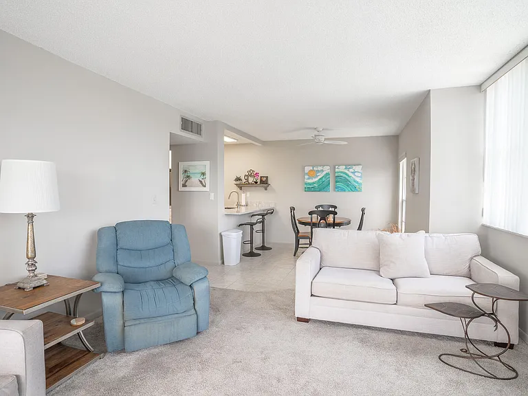 250 NE 20th St #4190 — Photo 12