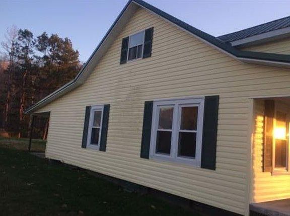 3rd image of 114 Kentucky Dr