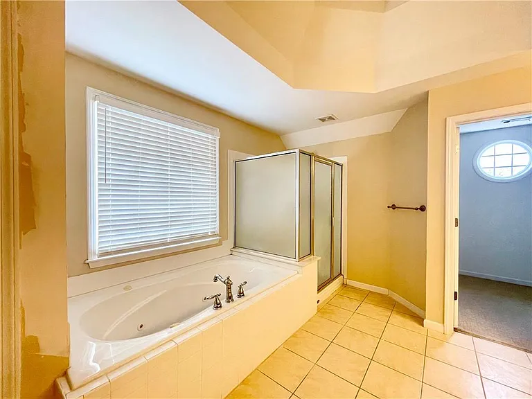 555 Vinings Springs Dr SE — Photo 36