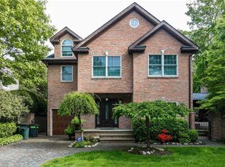 211 Stuyvesant Ave, Merrick, NY 11566