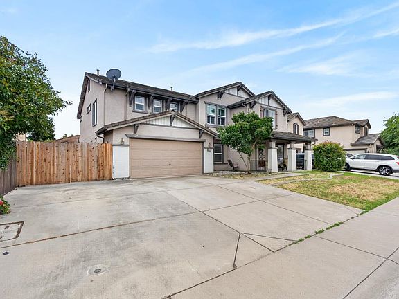 2nd image of 6824 Castro Verde Way