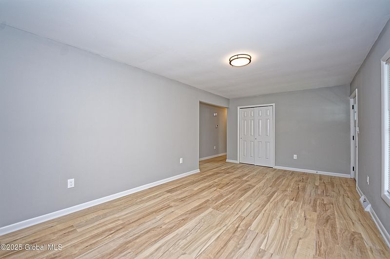 4th image of 36 New Jersey Avenue