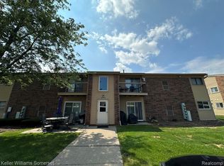 34653 Clarkson Dr E APT 70, Fraser, MI 48026