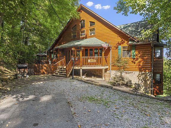 2nd image of 3280 Balsam Slopes Rd