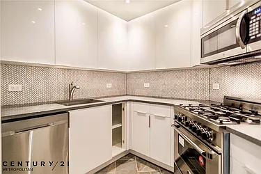 Rented by Century 21 Metropolitan